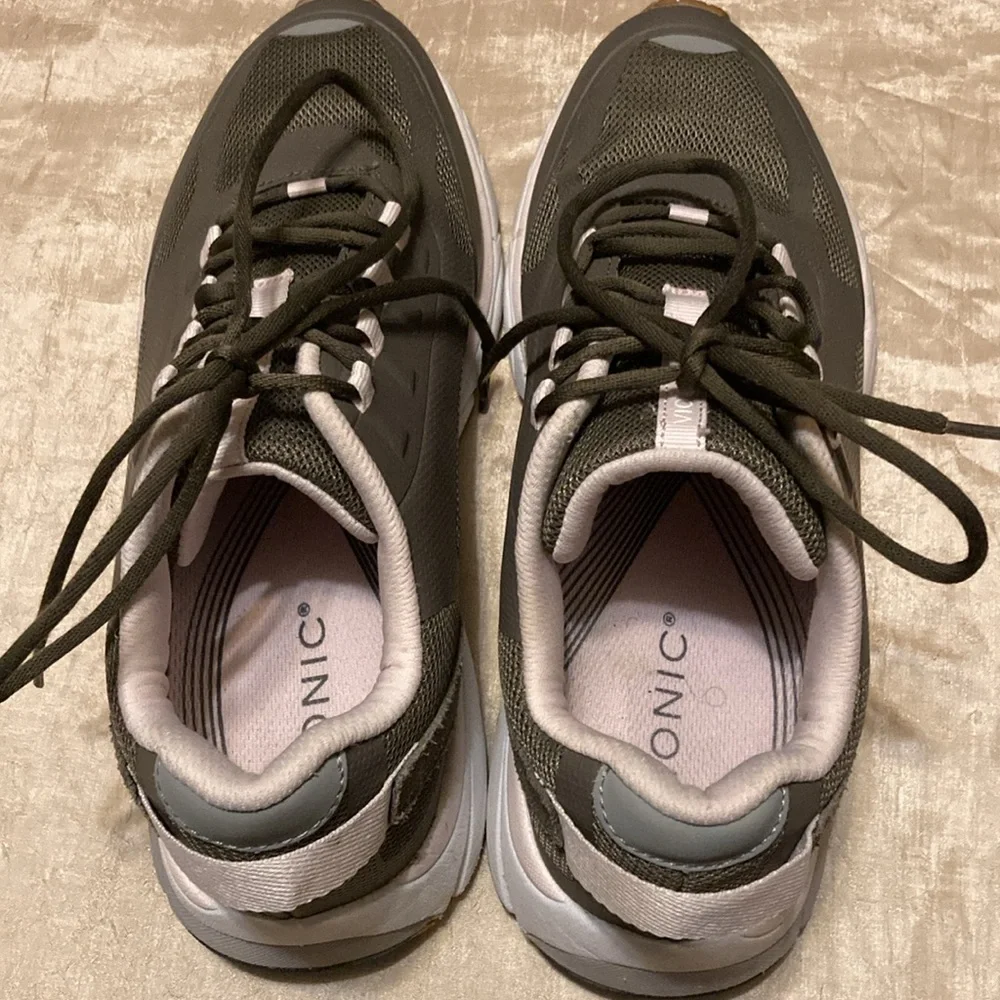 Vionic Edin Gray Walking Shoes Size 8